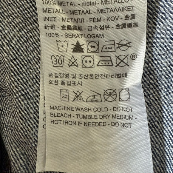 Levi’s Studded Blue Denim Trucker Statement Edgy Jean Jacket Women’s Medium - Picture 14 of 16